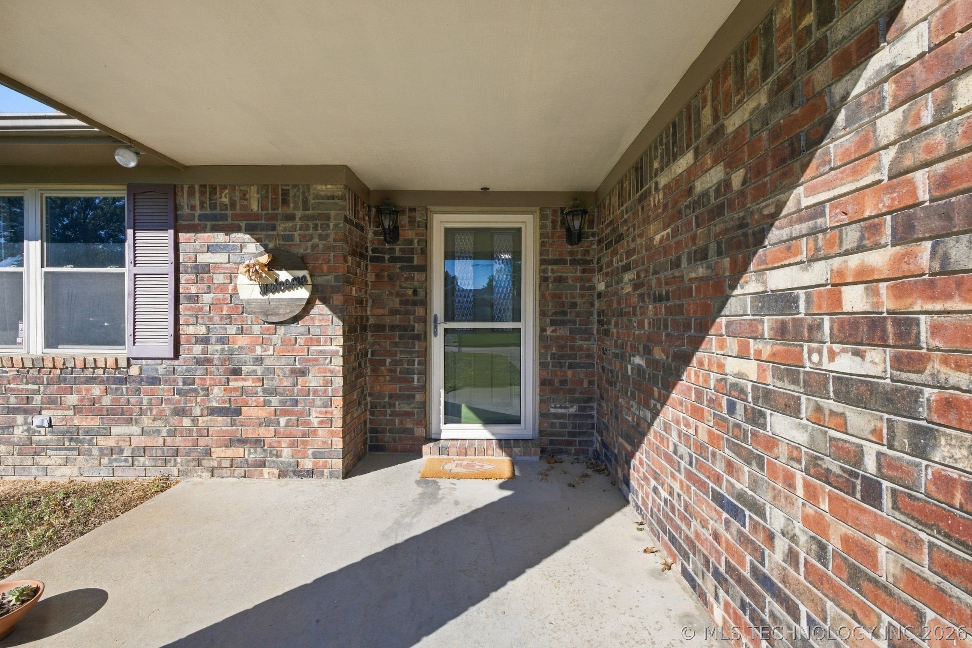 823 Belmont Street Property Photo 2