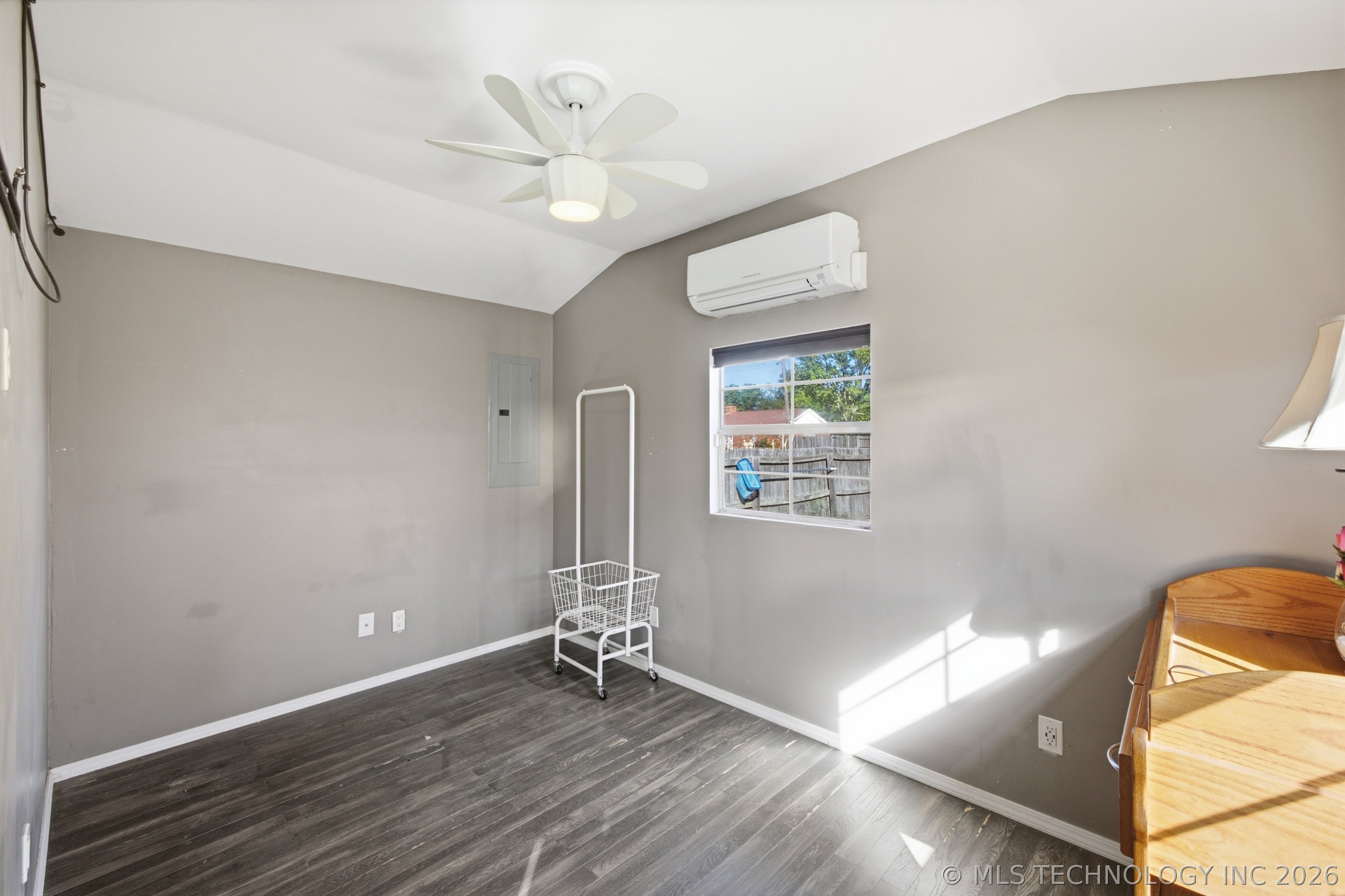 823 Belmont Street Property Photo 24