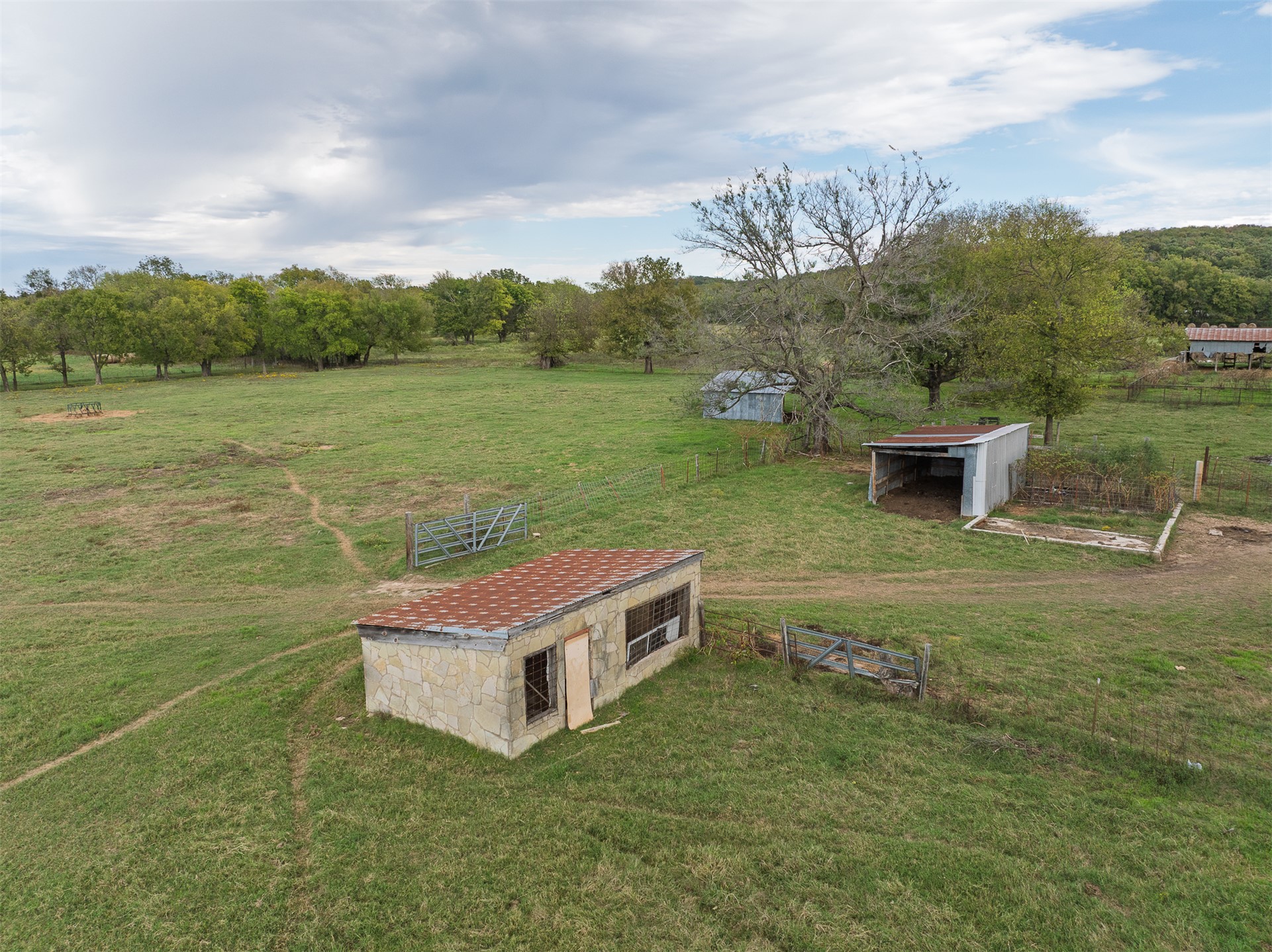 7347 E 420 Road Property Photo 9