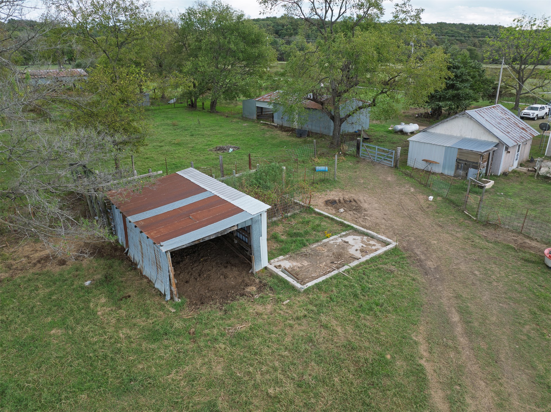 7347 E 420 Road Property Photo 11