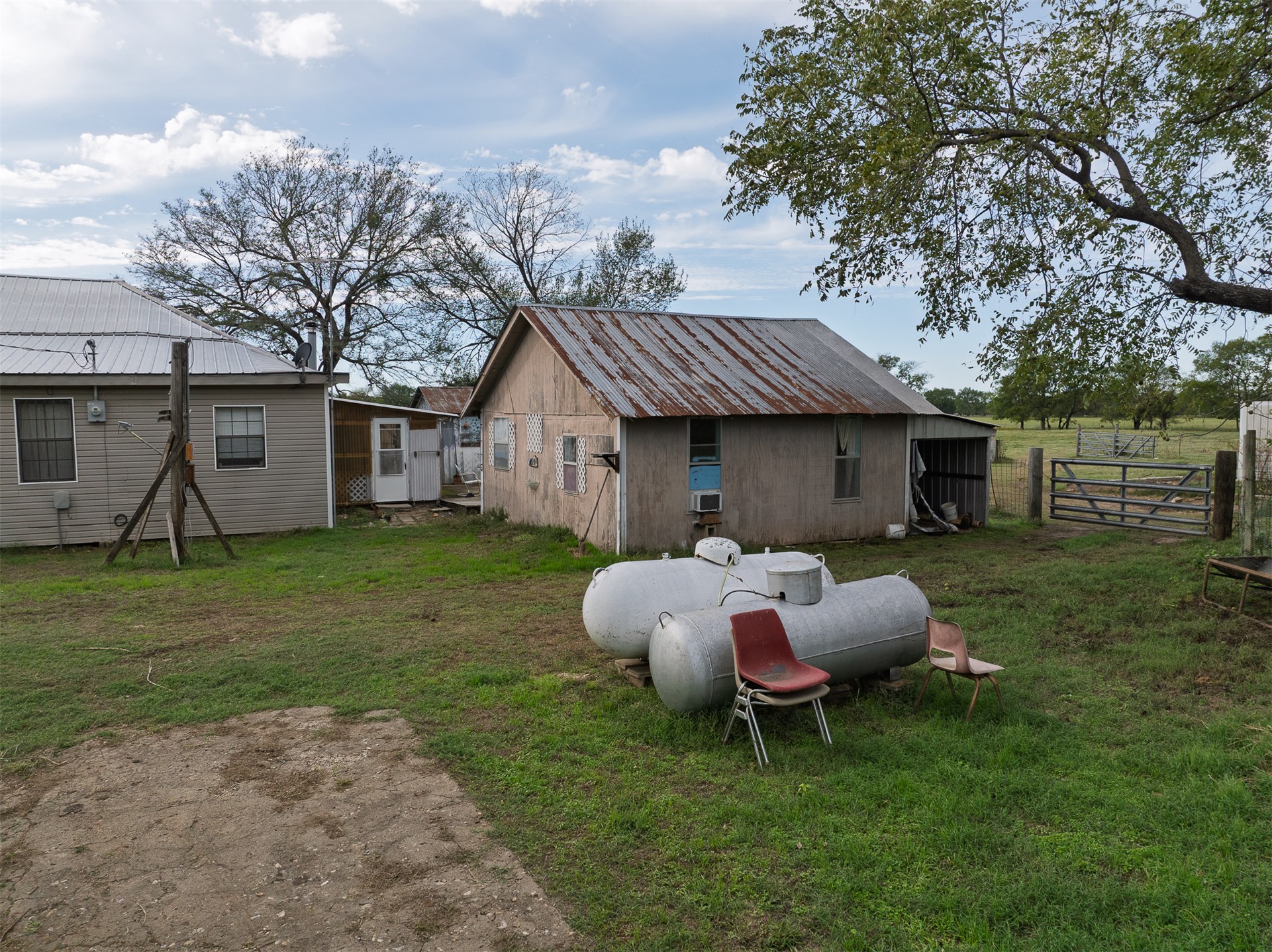 7347 E 420 Road Property Photo 14