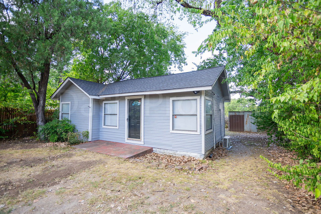 4143 E 1st Street Property Photo 2
