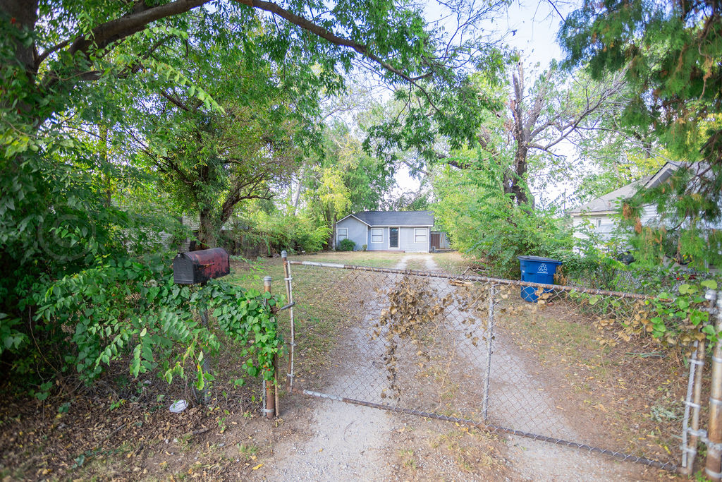 4143 E 1st Street Property Photo 6