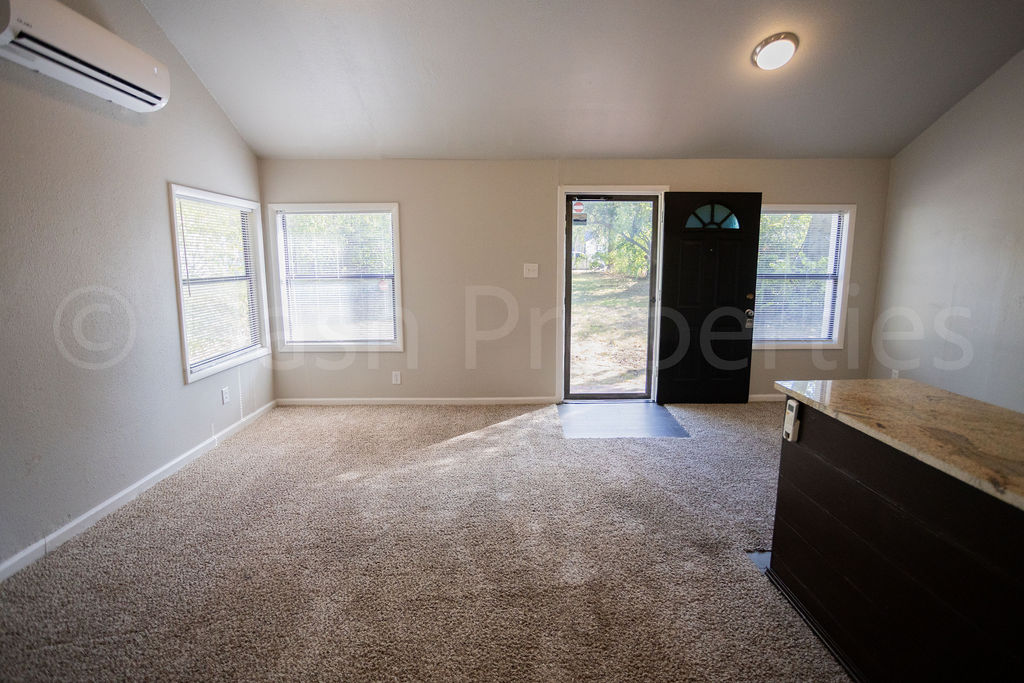 4143 E 1st Street Property Photo 12