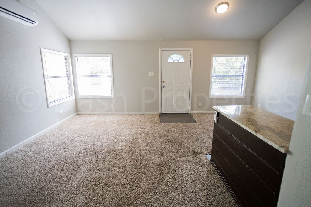 4143 E 1st Street Property Photo 14