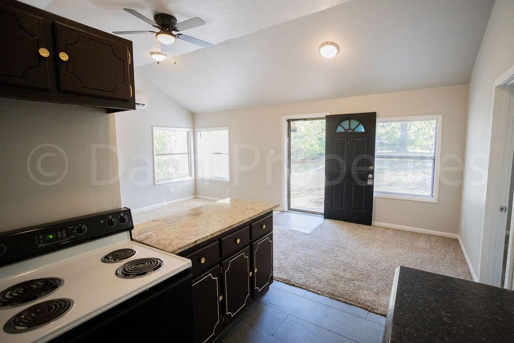 4143 E 1st Street Property Photo 21
