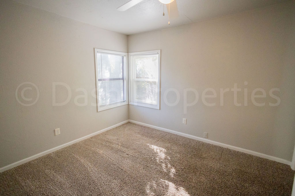 4143 E 1st Street Property Photo 22