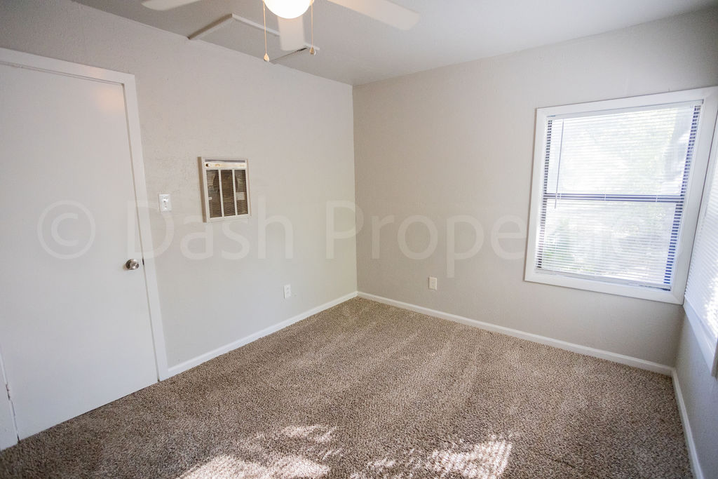 4143 E 1st Street Property Photo 26