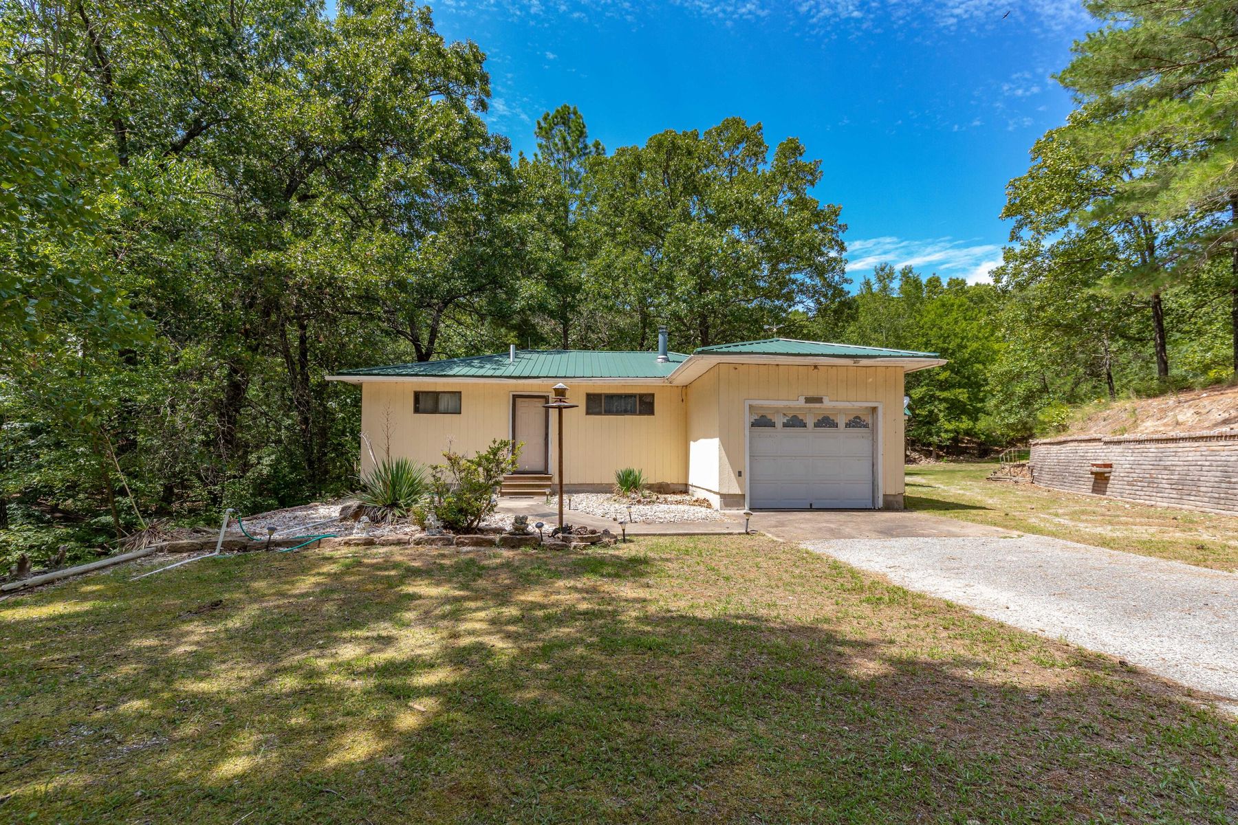 23 Skyline Drive Property Photo 1