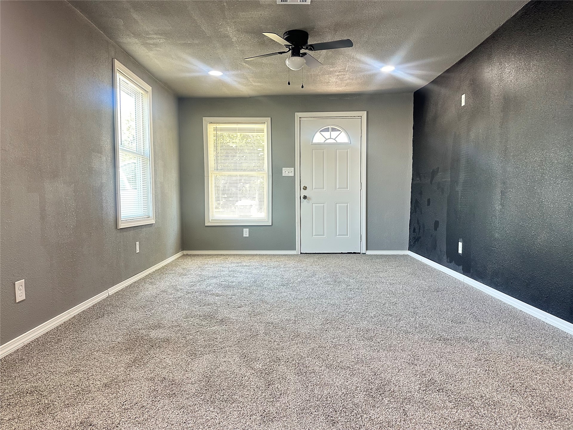 1228 E Buffalo Street Property Photo 4