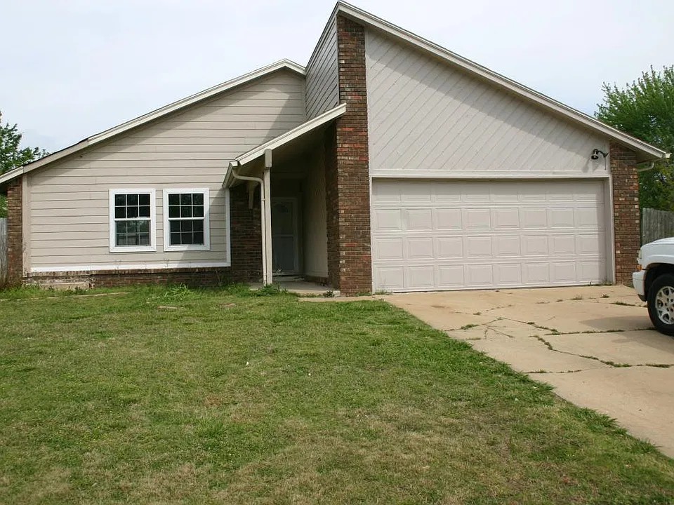 1400 W Princeton Court Property Photo 1