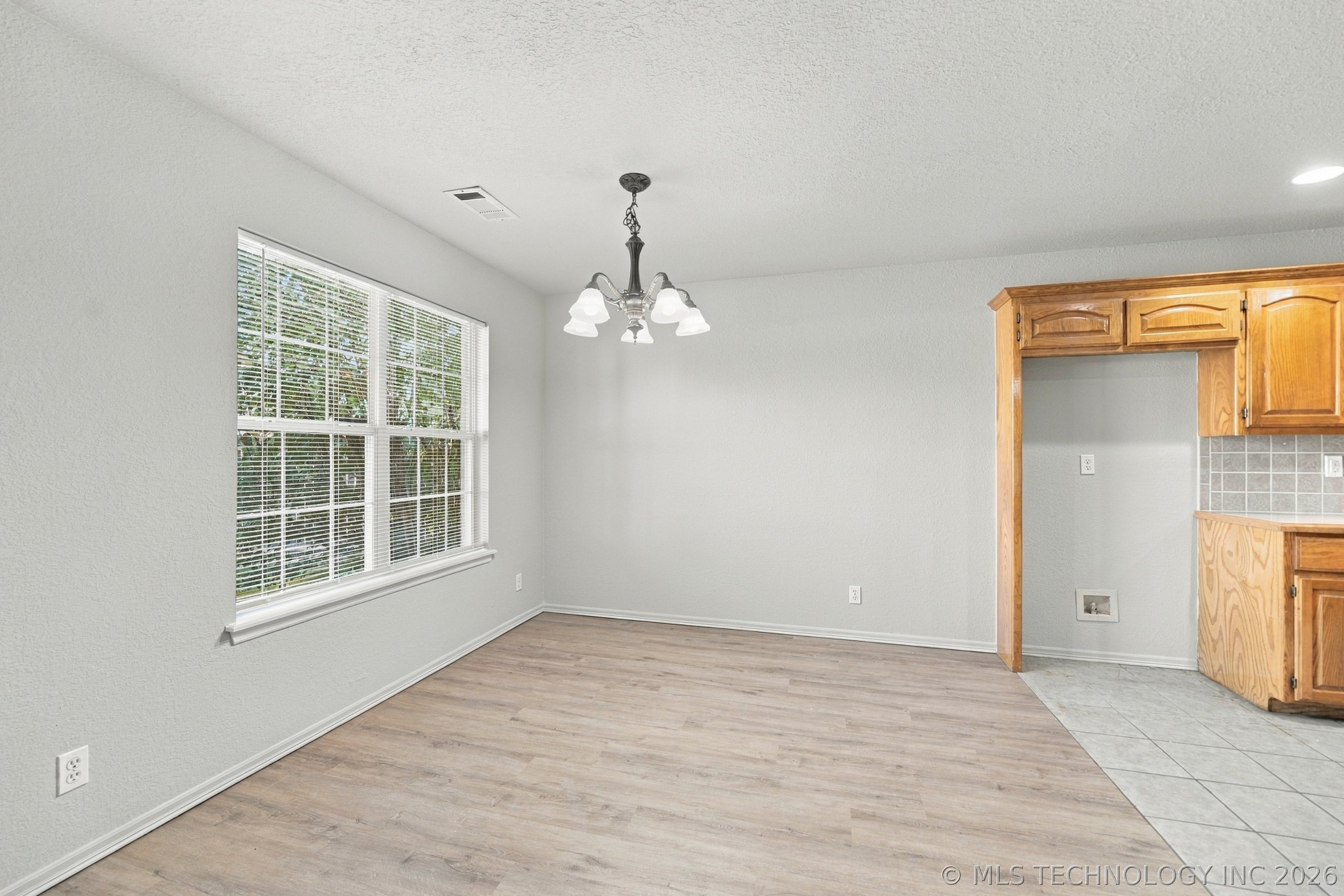 11844 N 107th East Place Property Photo 8