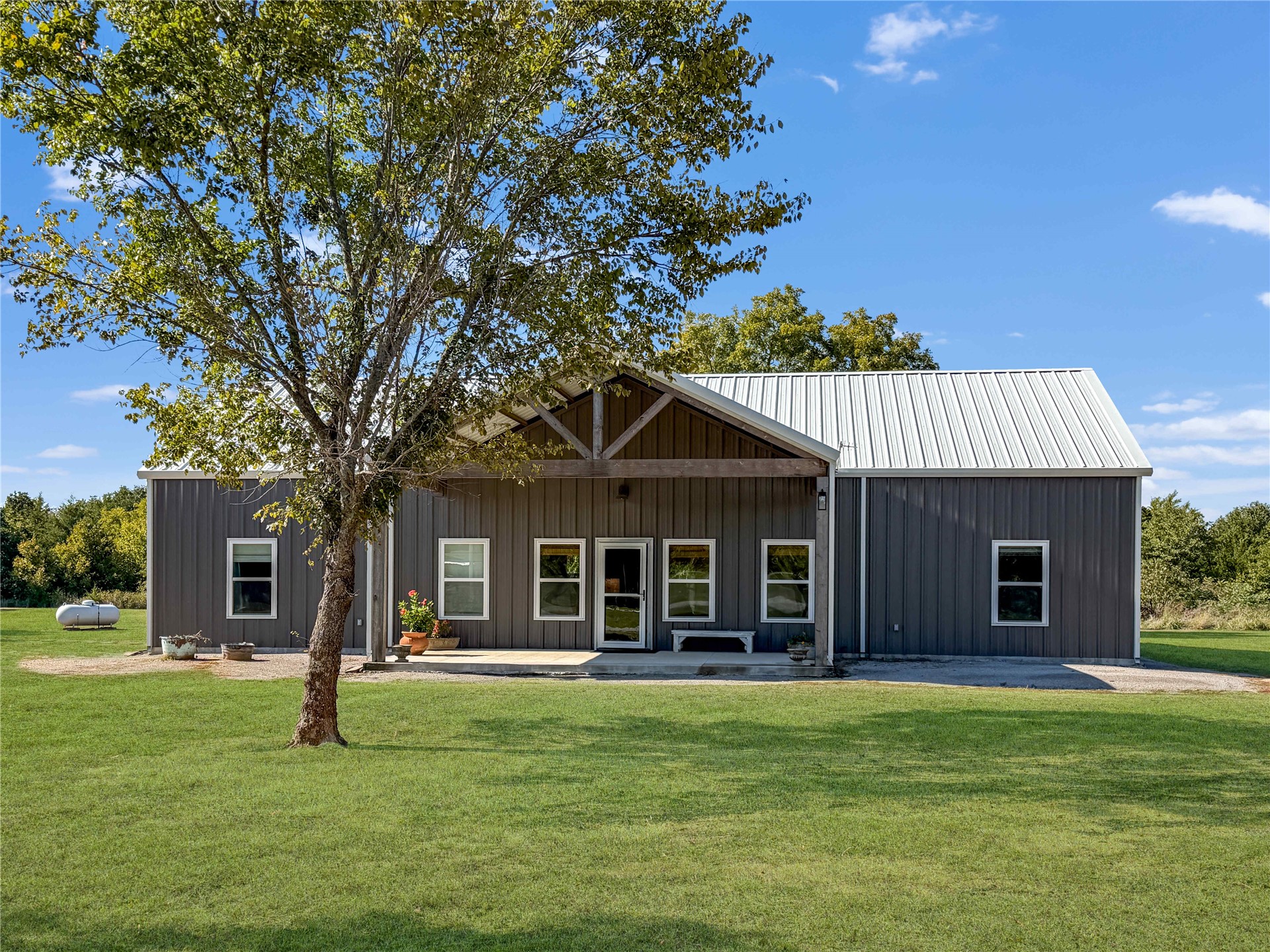 143 Dawg Tag Drive Property Photo 2