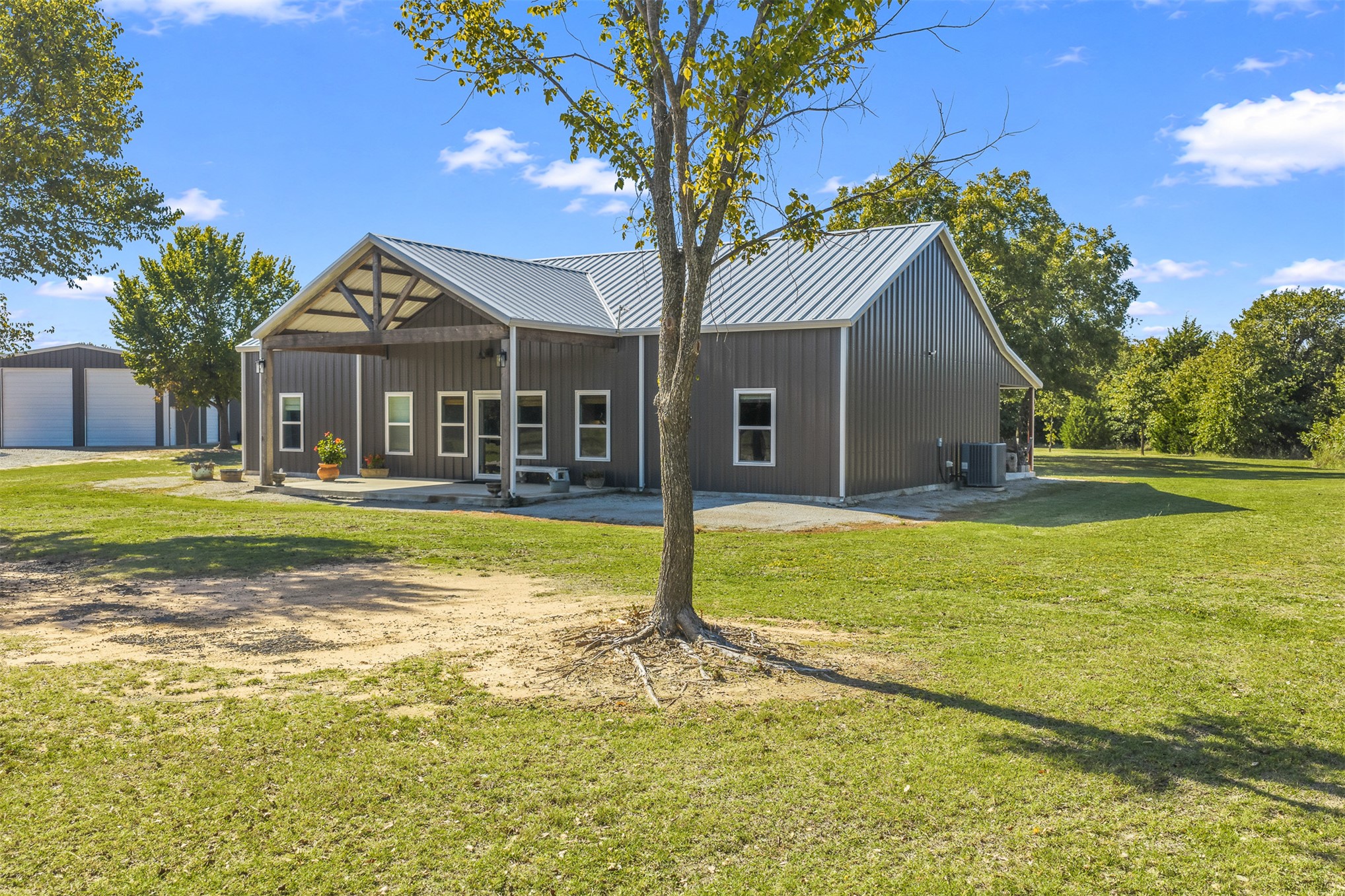 143 Dawg Tag Drive Property Photo 3