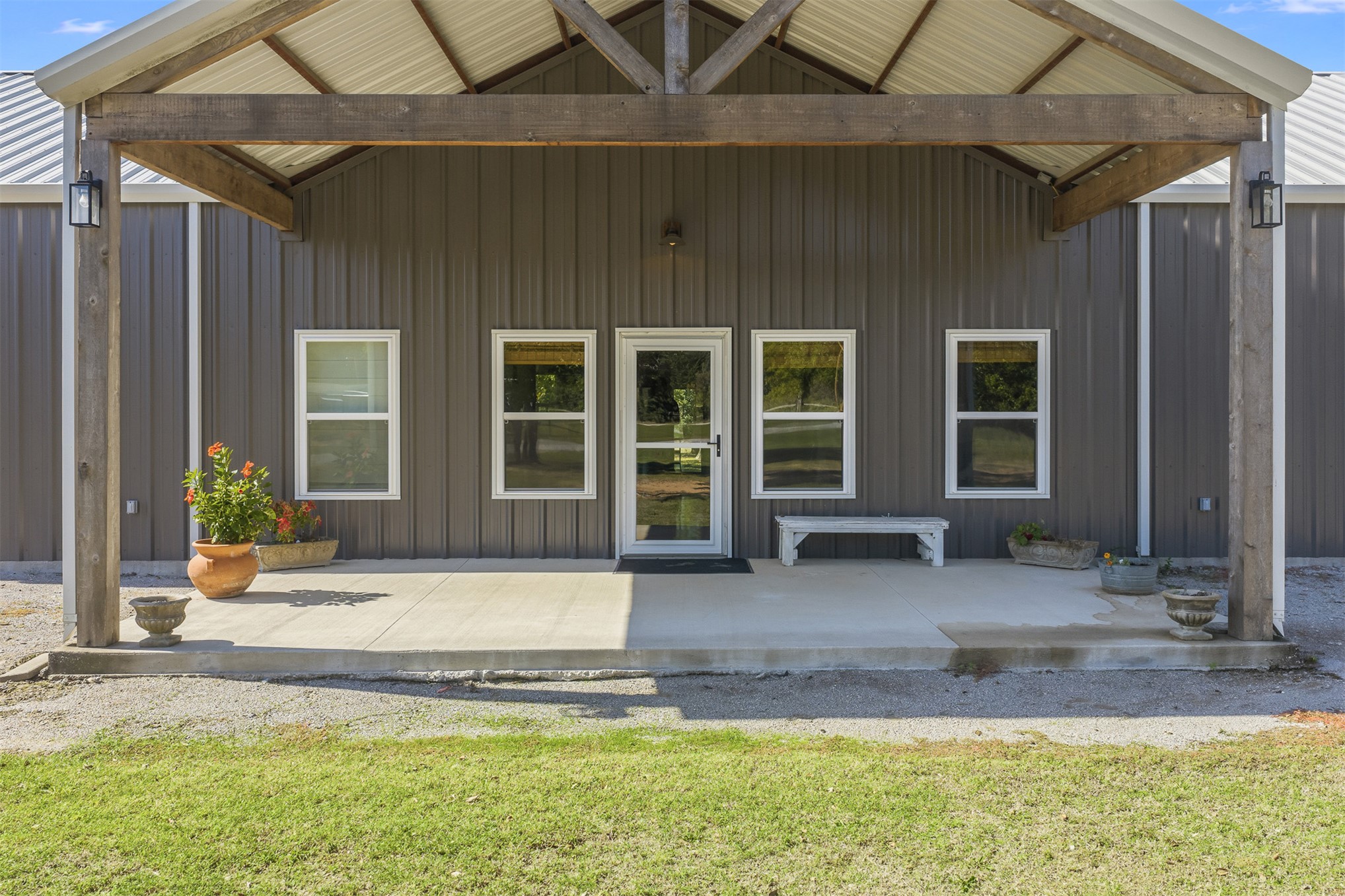 143 Dawg Tag Drive Property Photo 4