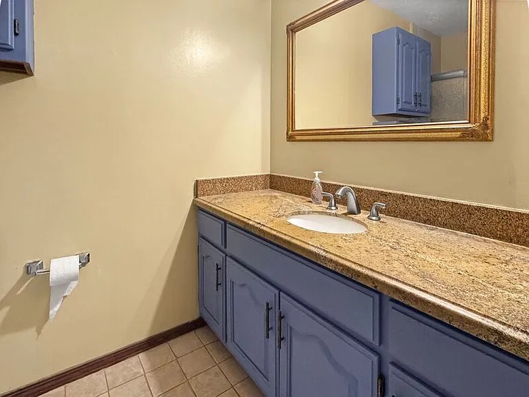8020 S 88th East Avenue Property Photo 5