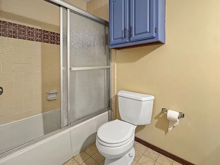 8020 S 88th East Avenue Property Photo 6