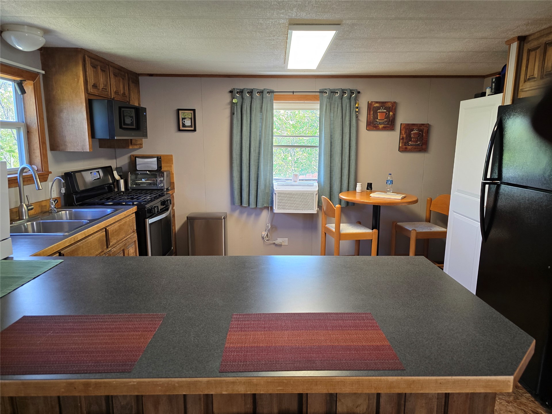 308 Forest Street Property Photo 4