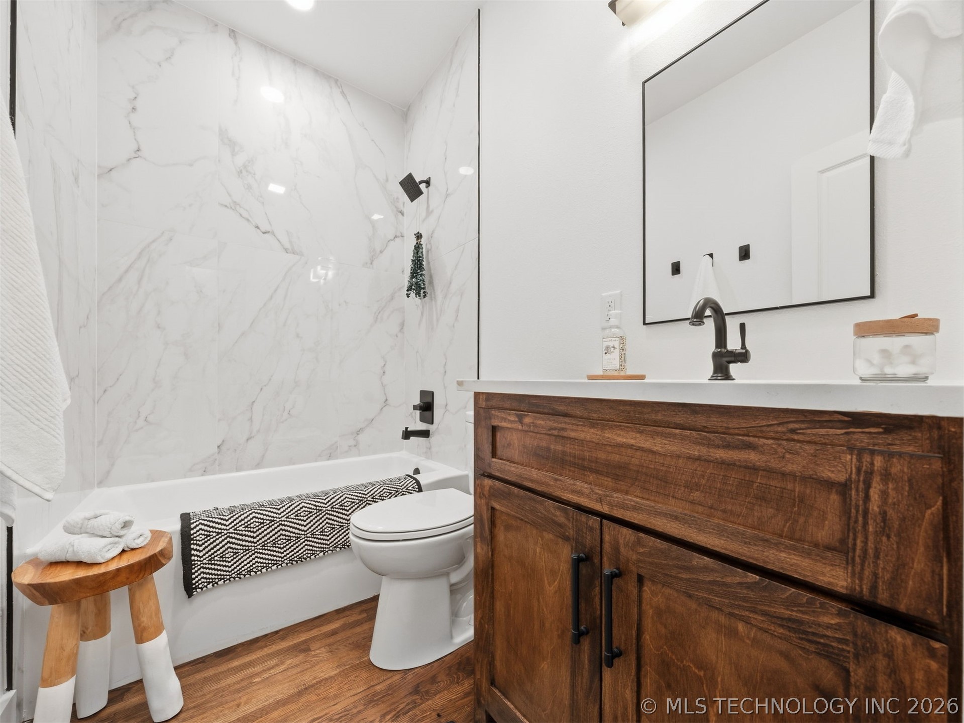 1123 S Newport Avenue Property Photo 21