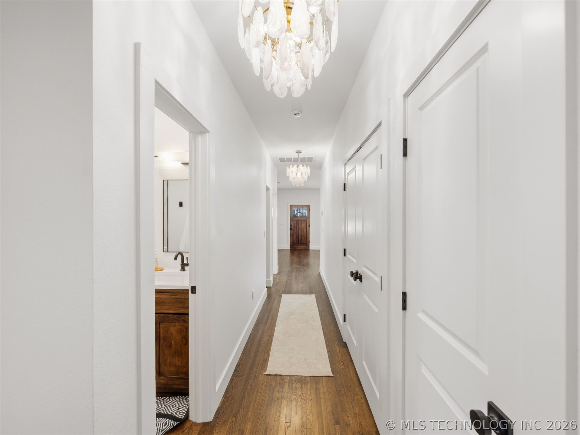 1123 S Newport Avenue Property Photo 30