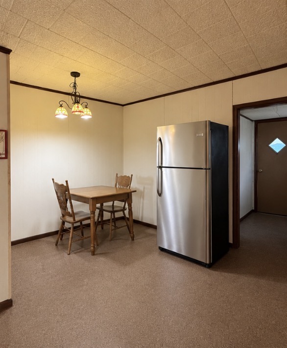 605 E Center Street Property Photo 5