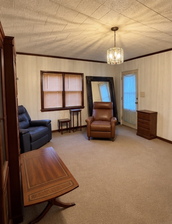 605 E Center Street Property Photo 10
