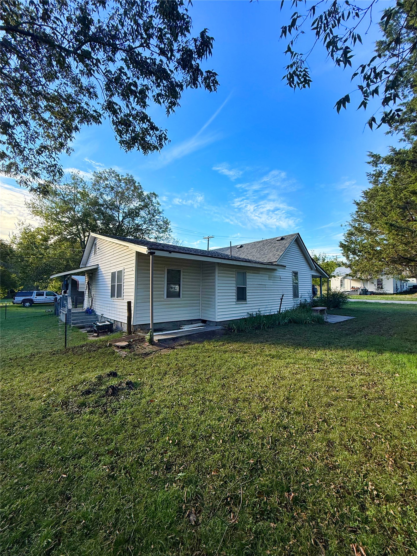 605 E Center Street Property Photo 16