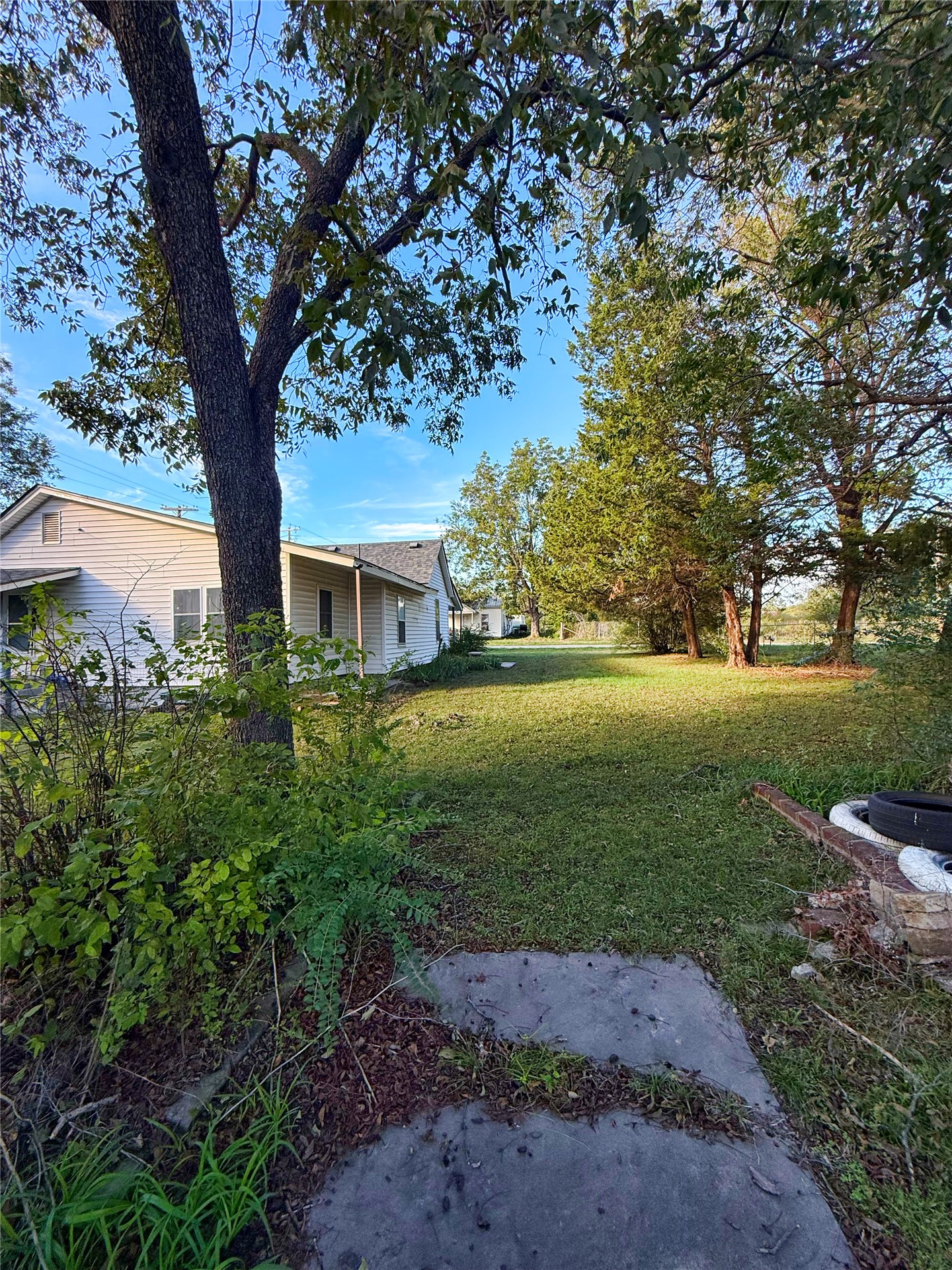 605 E Center Street Property Photo 18