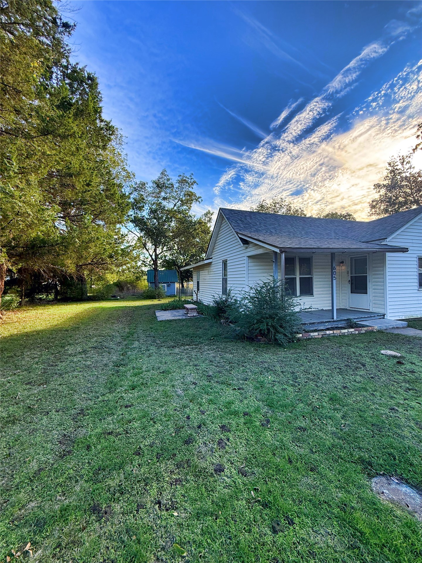 605 E Center Street Property Photo 22