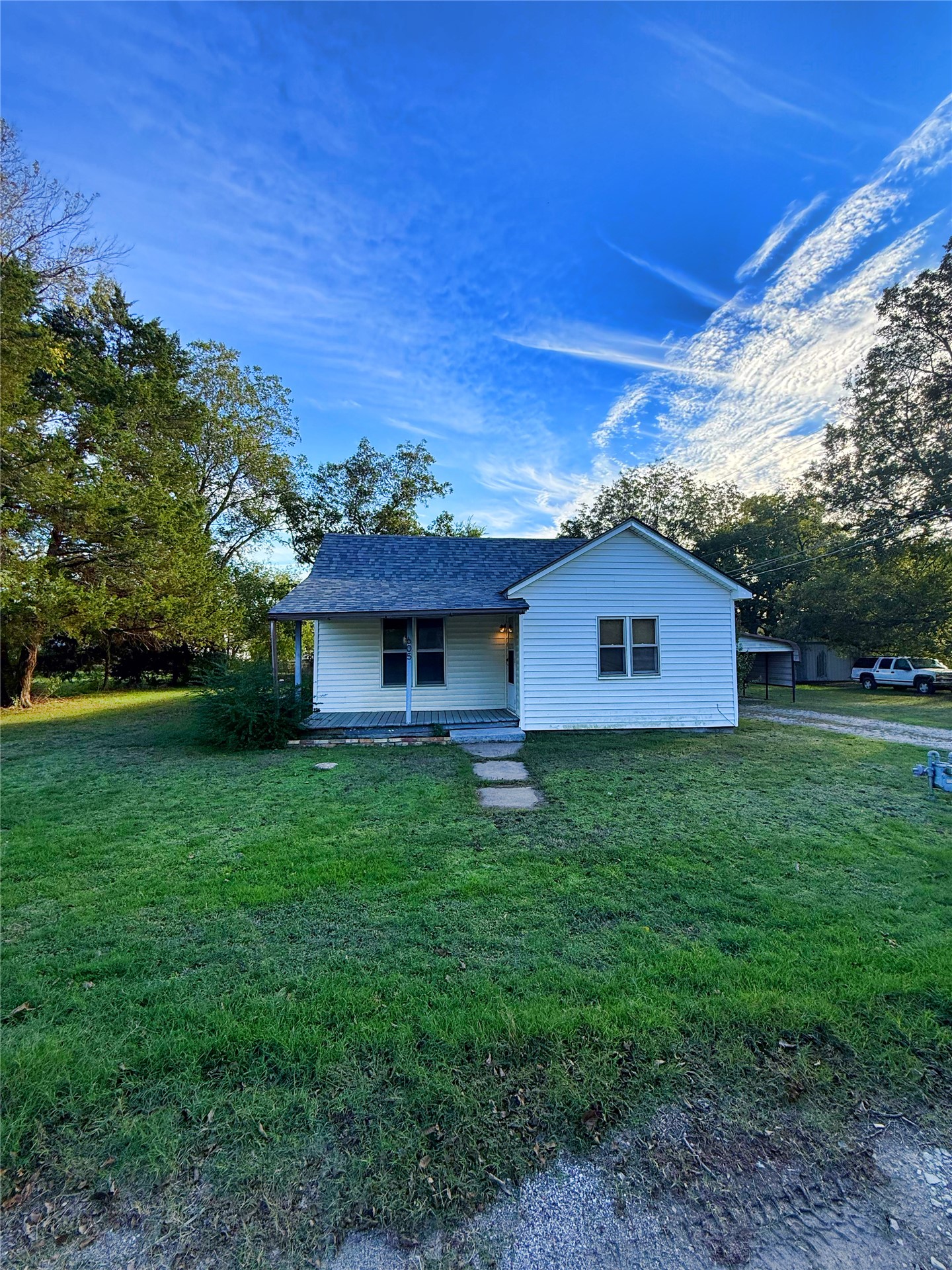 605 E Center Street Property Photo 23