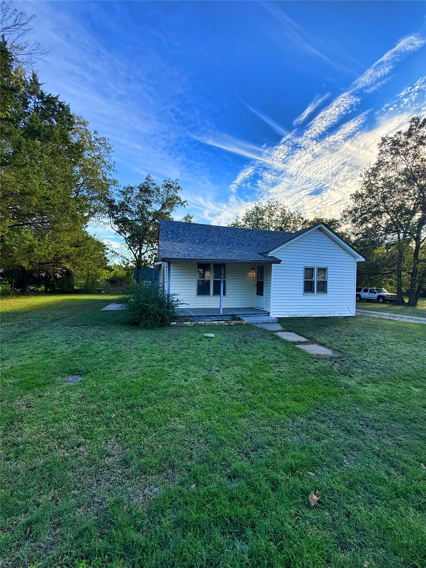 605 E Center Street Property Photo 24