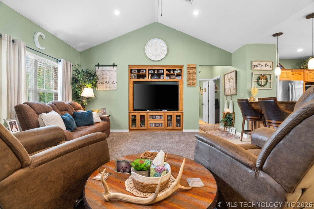 19392 Easton Riley Road Property Photo 6