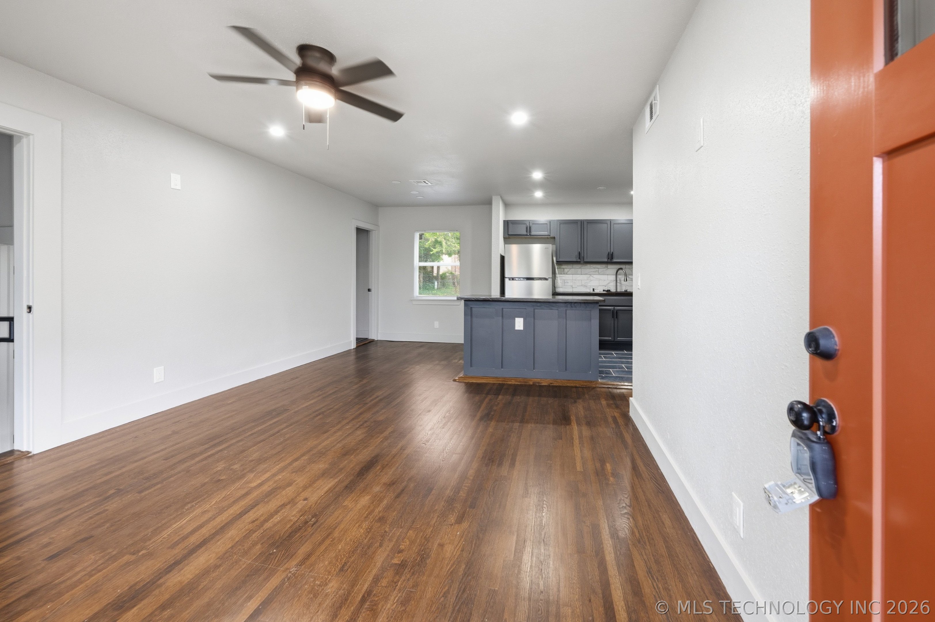 219 W 49th Street N Property Photo 2