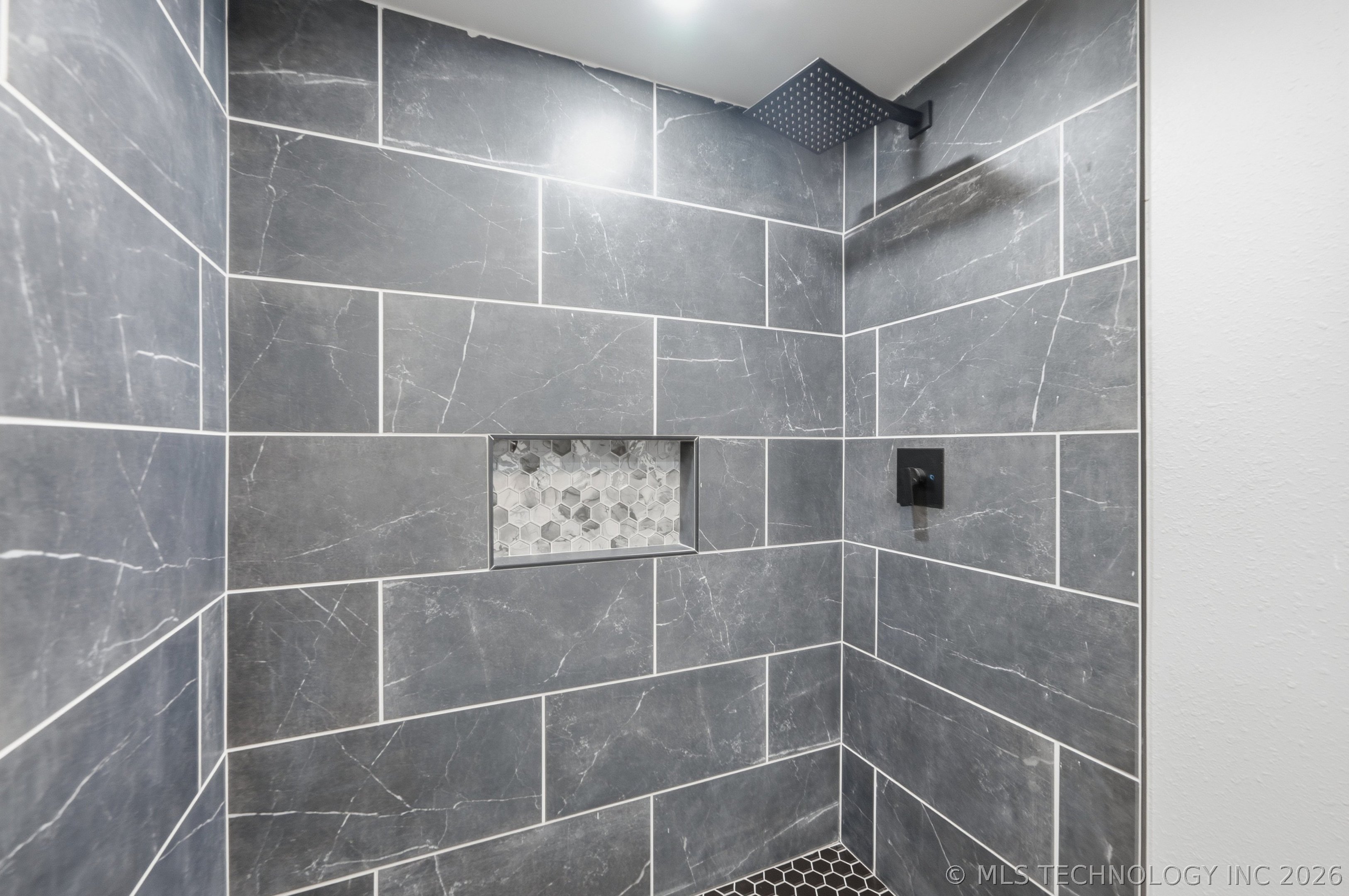 219 W 49th Street N Property Photo 12