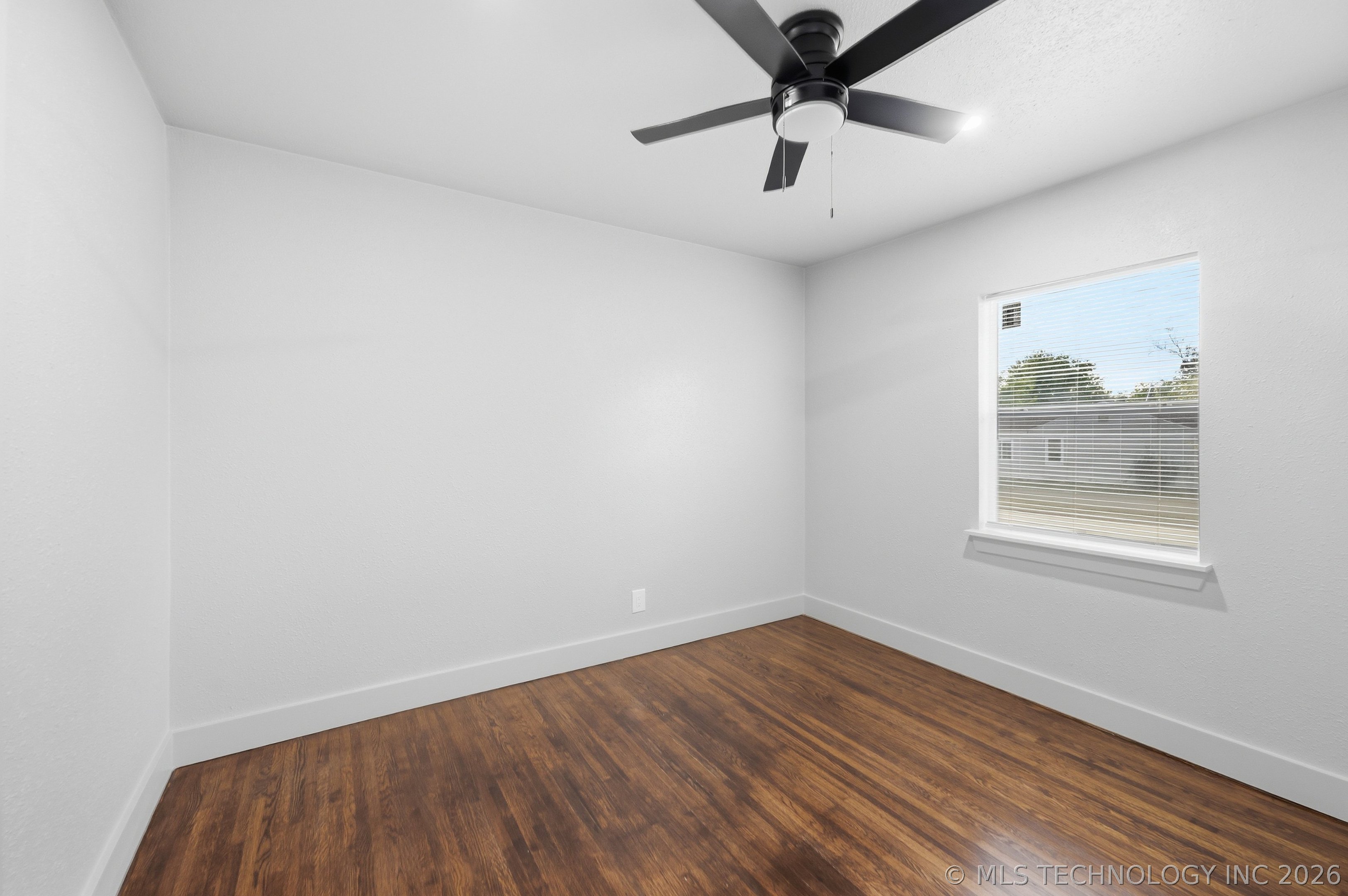 219 W 49th Street N Property Photo 17