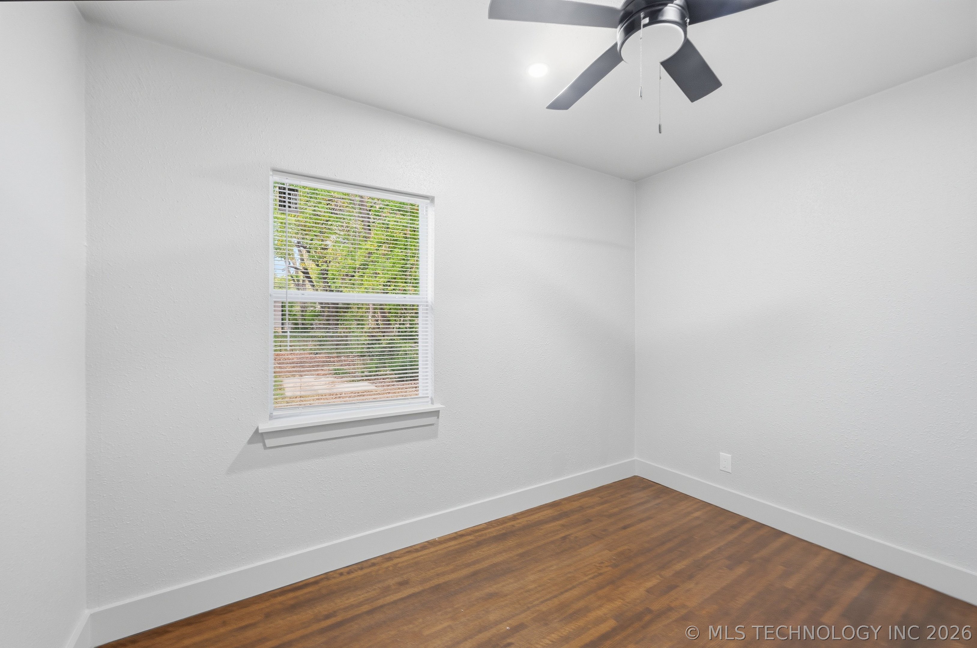 219 W 49th Street N Property Photo 19