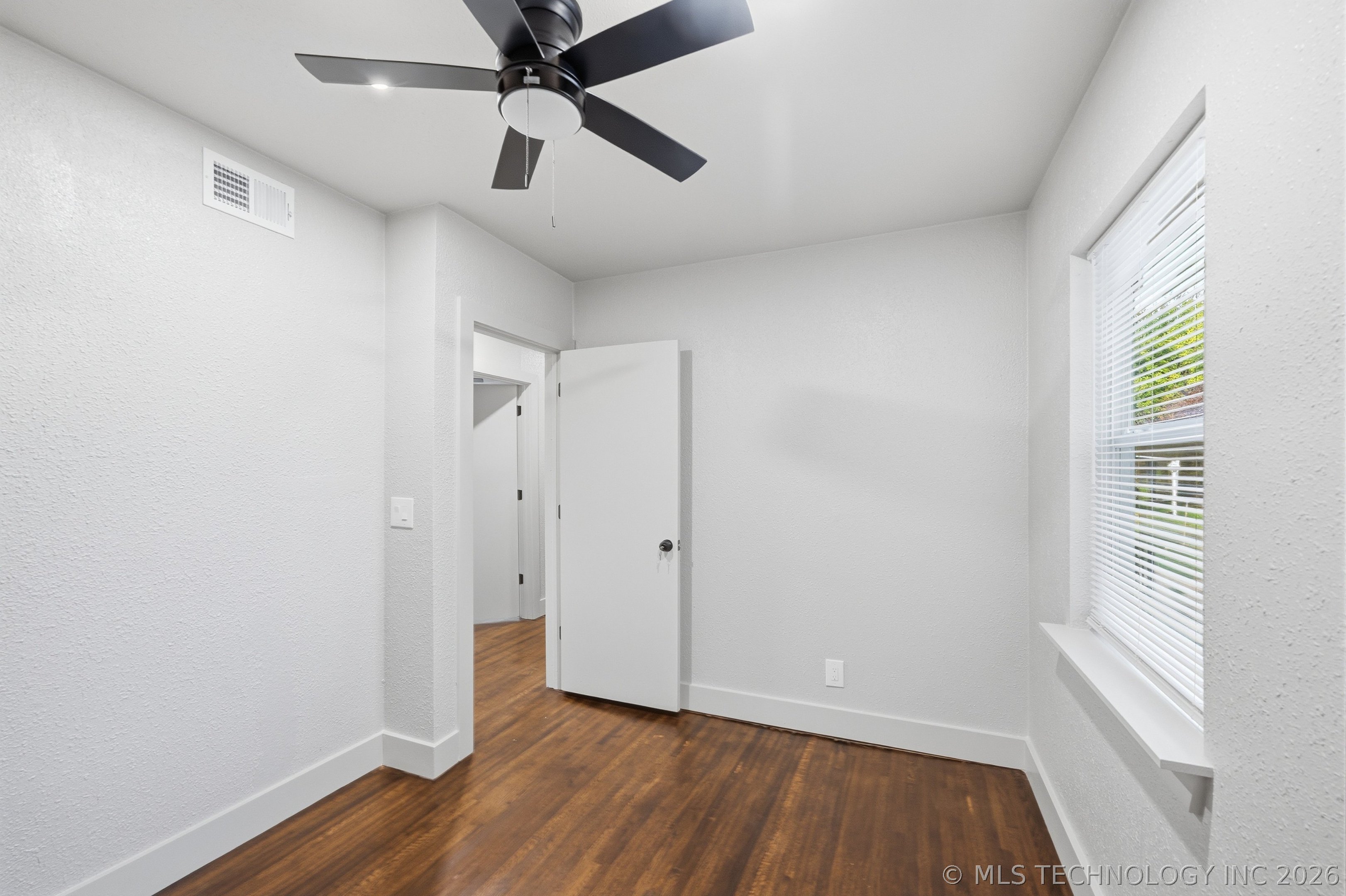 219 W 49th Street N Property Photo 21