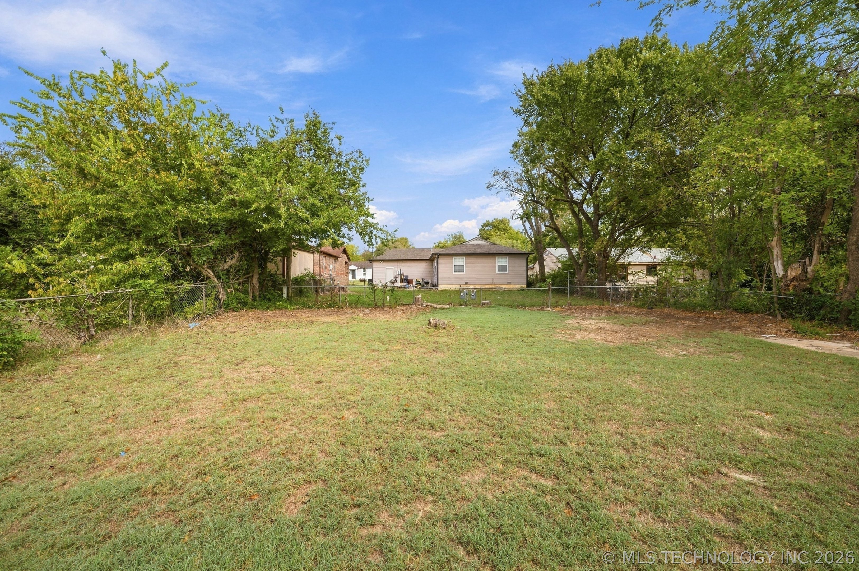 219 W 49th Street N Property Photo 22