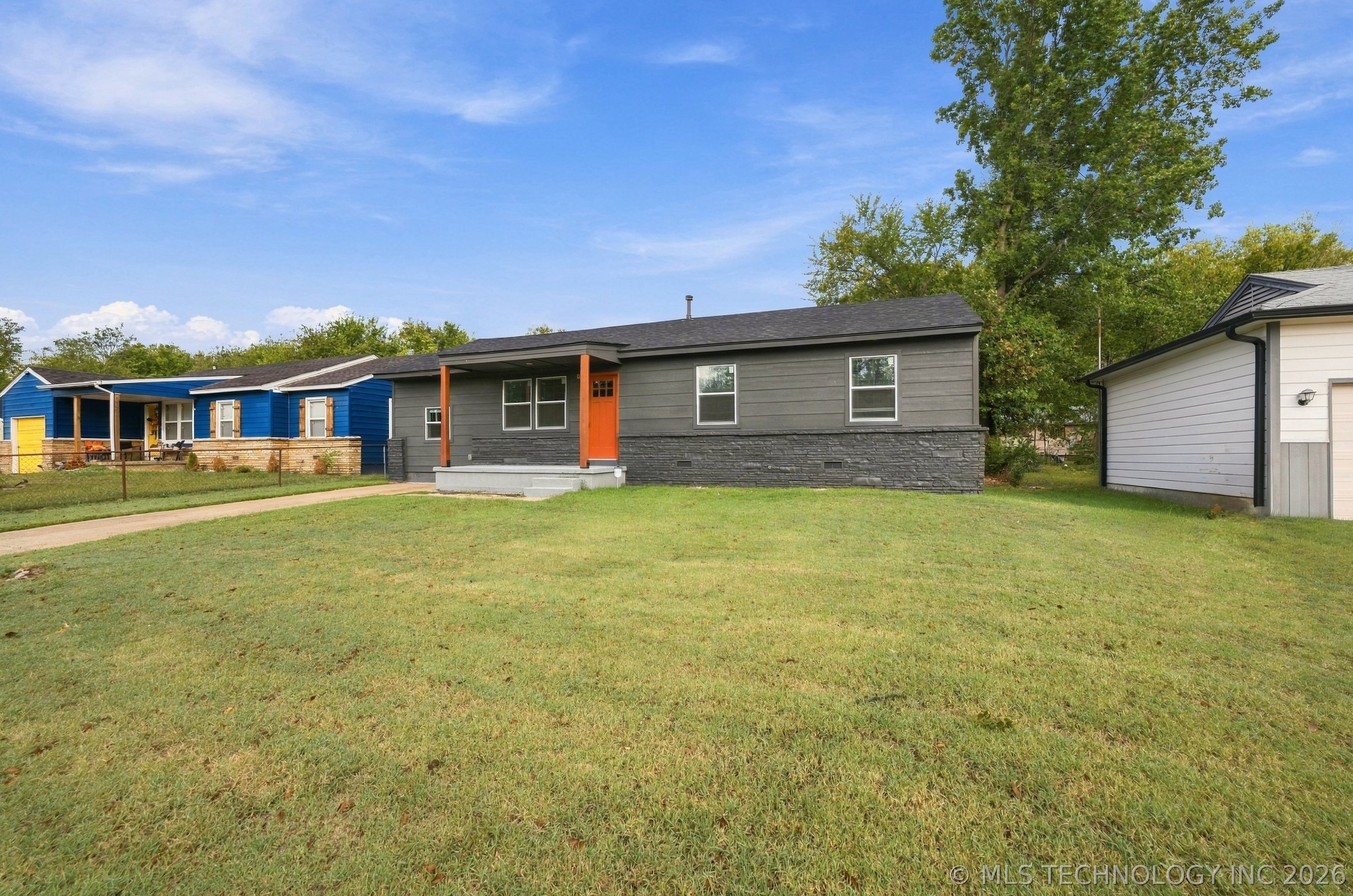 219 W 49th Street N Property Photo 24