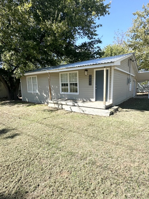 1200 S Mckinley Avenue Property Photo 1