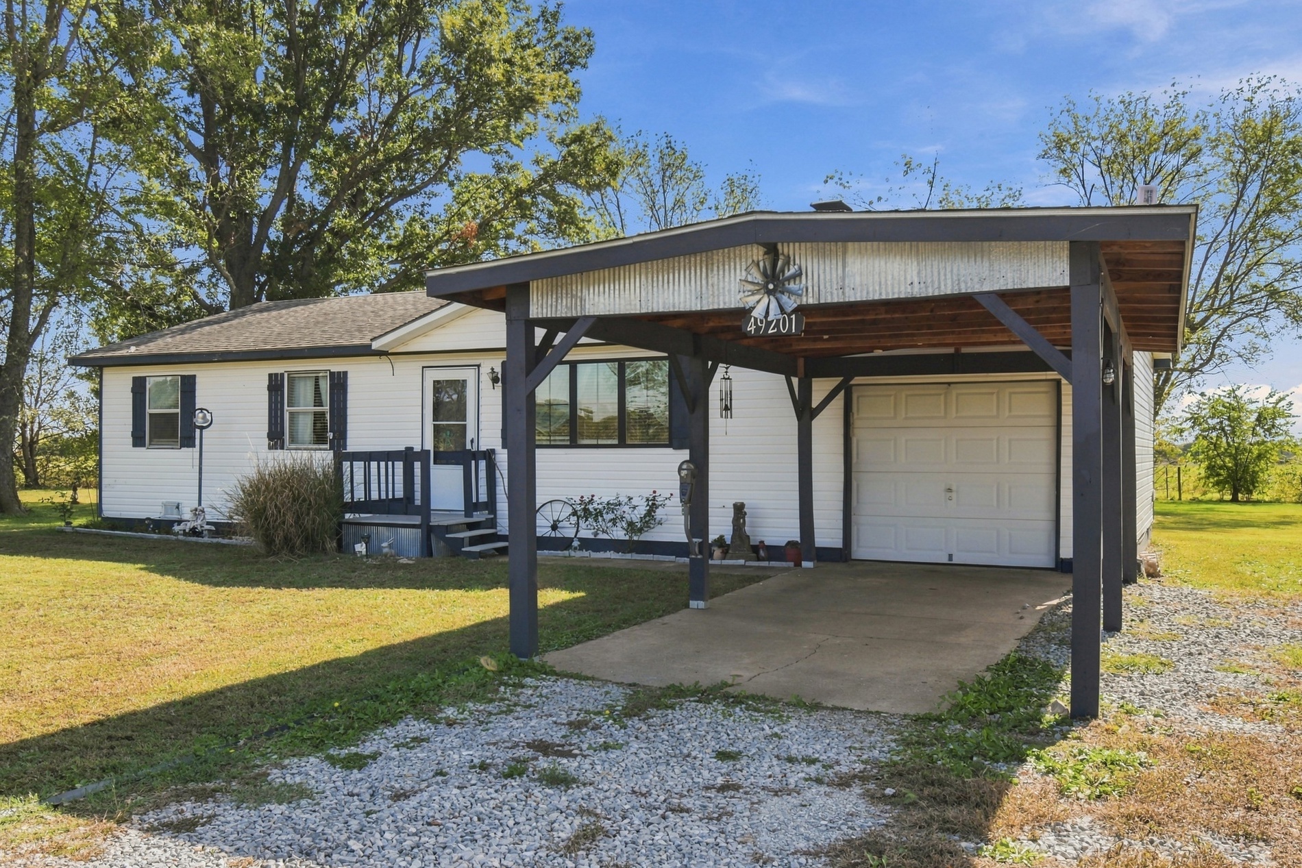 49201 E 150 Road Property Photo 1