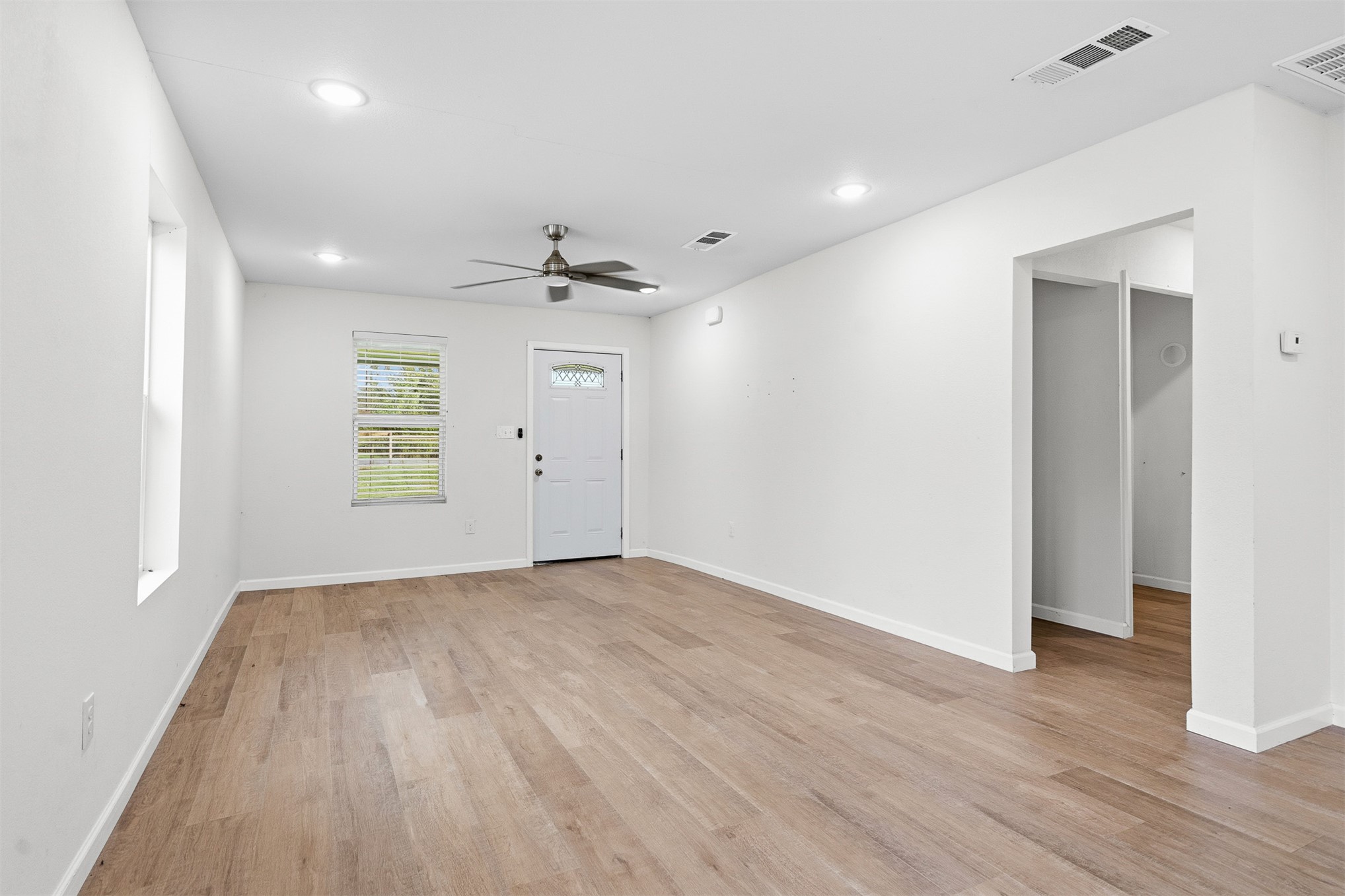 2615 N Rancho Lane Property Photo 4
