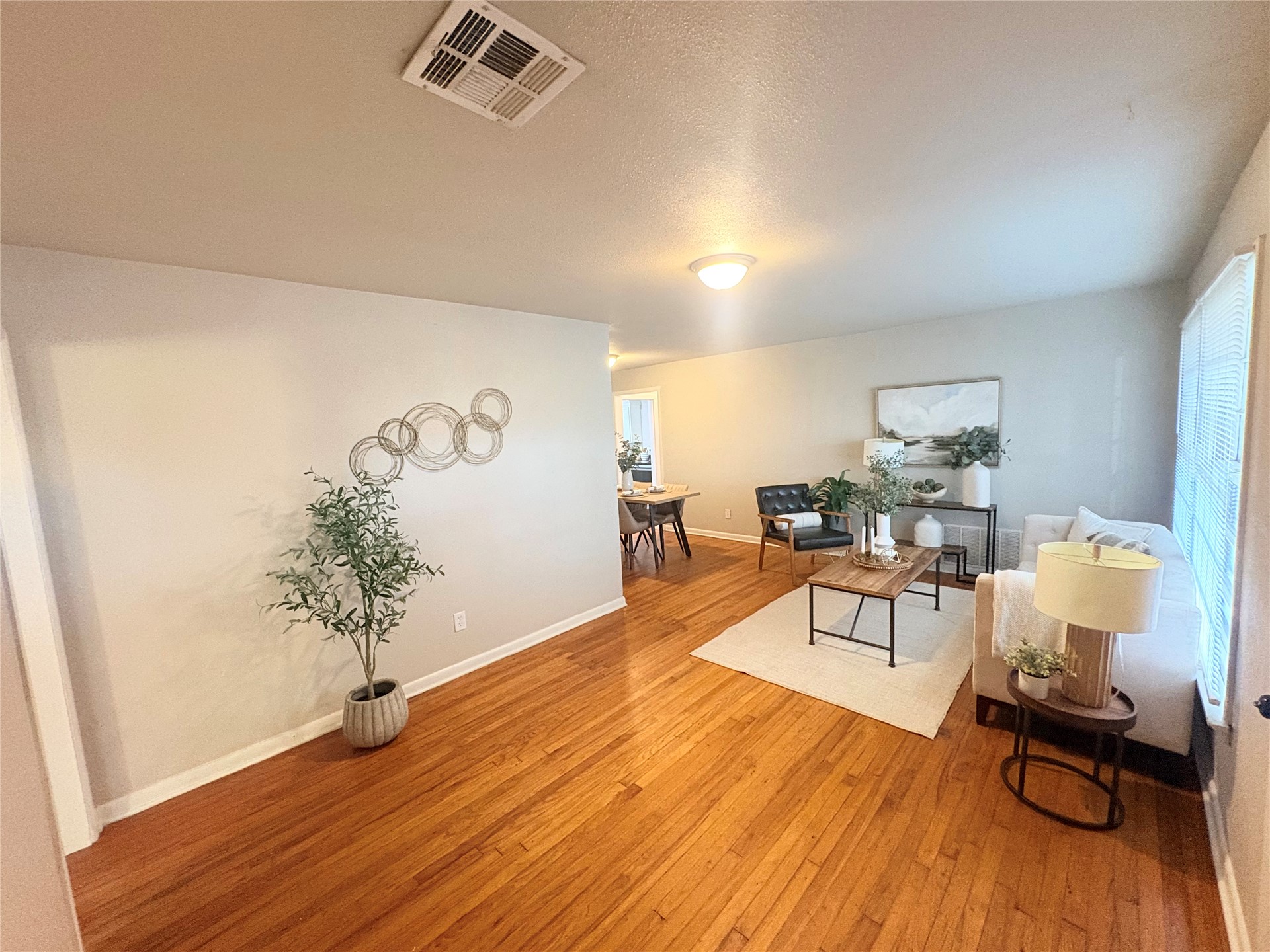 512 Maxwell Nw Property Photo 6