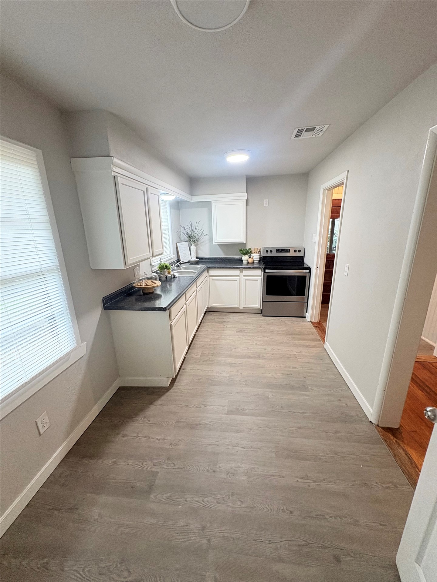 512 Maxwell Nw Property Photo 18