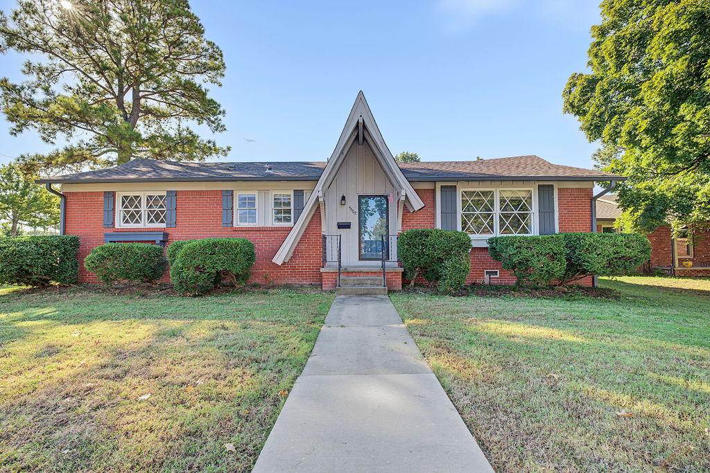 4662 E 58th Street Property Photo 1