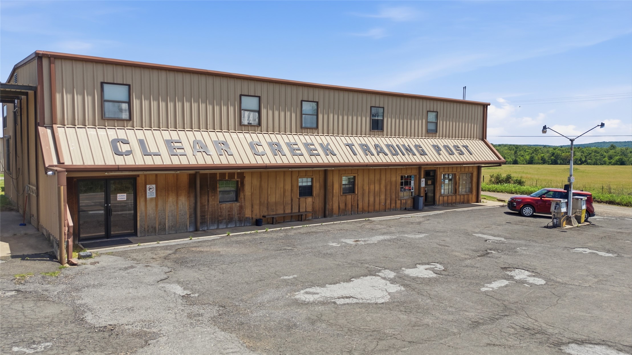 15994 N Clear Creek Road Property Photo 1