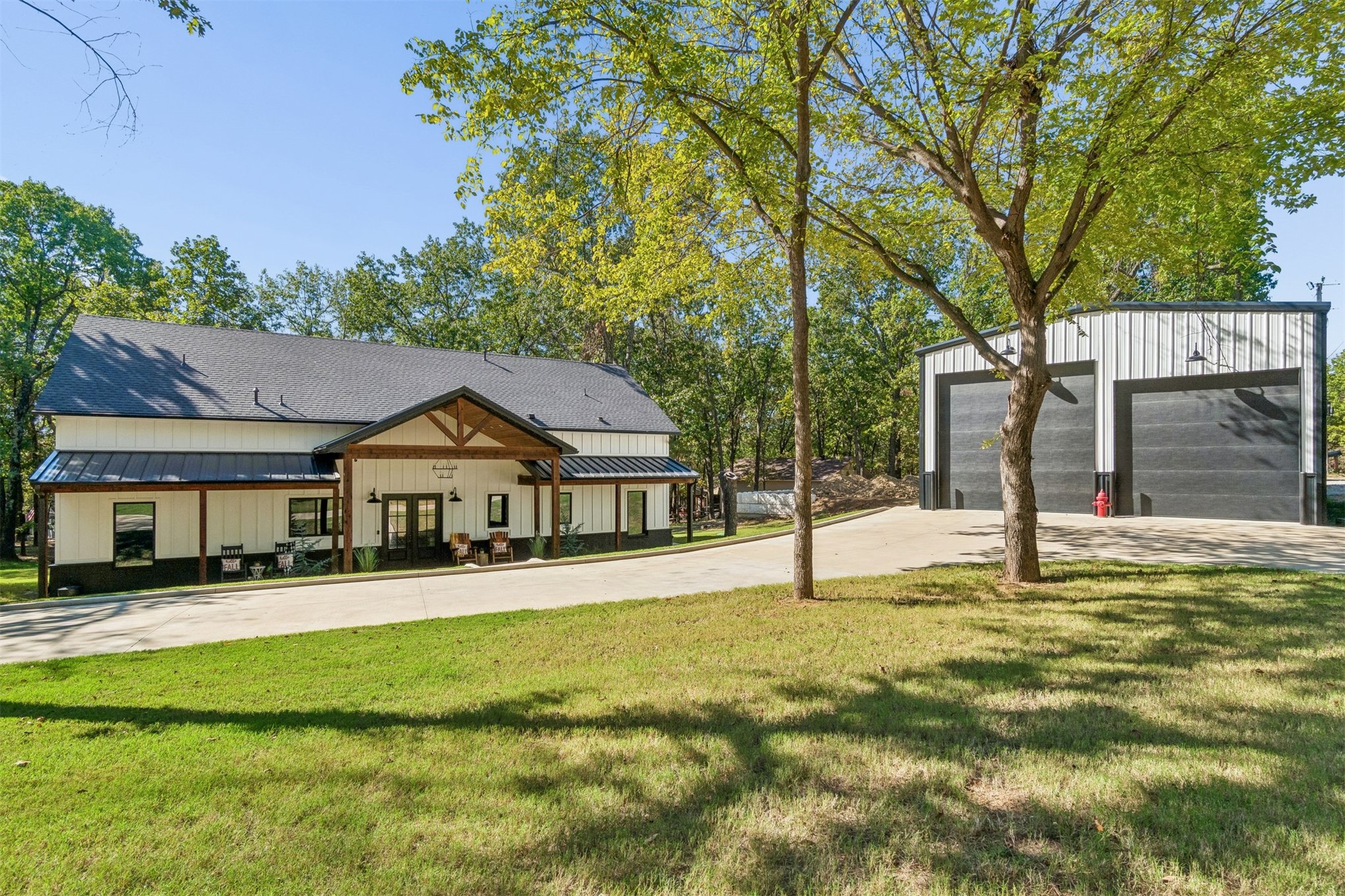 424878 1169 Road Property Photo 1
