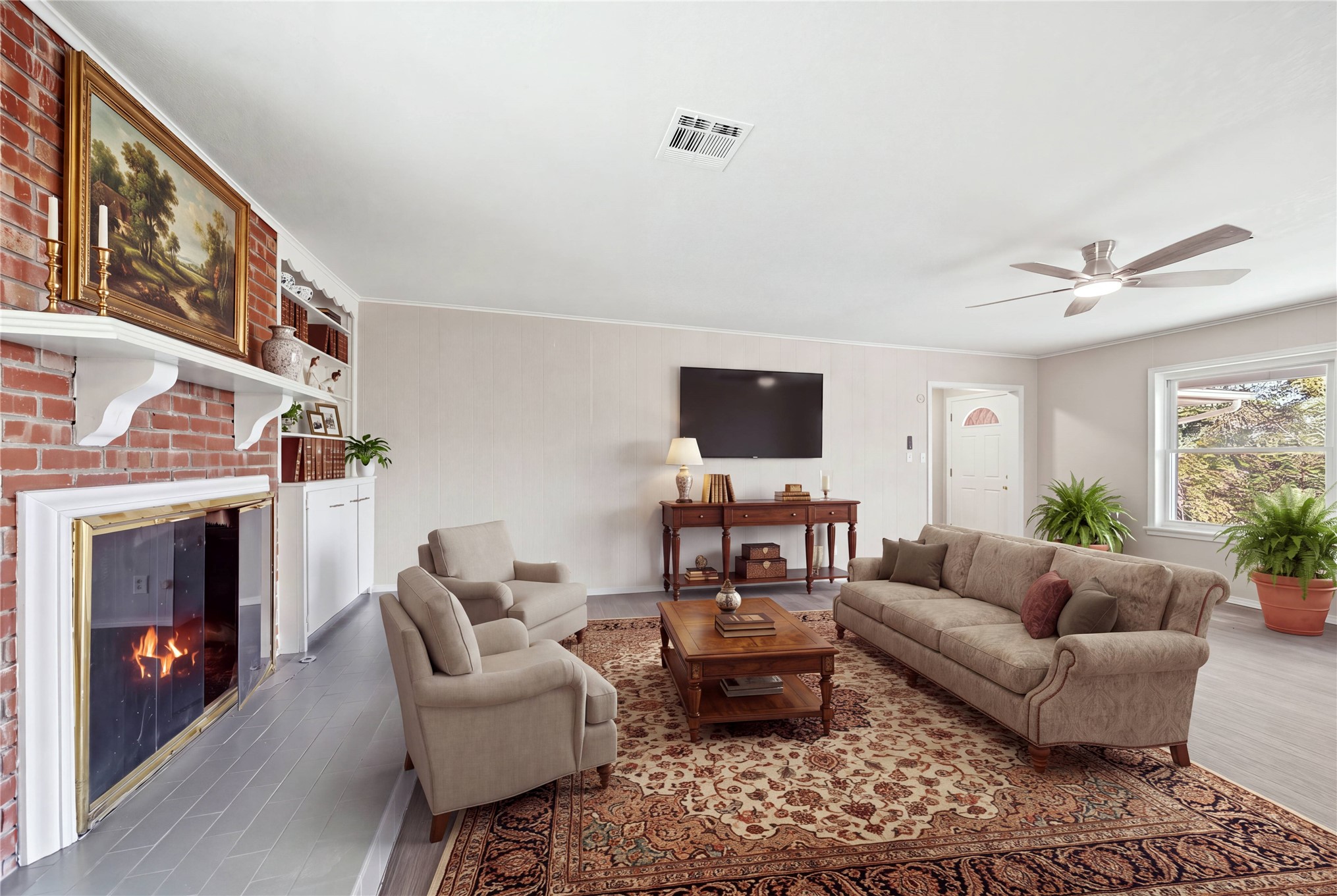 2428 W Lakeshore Drive Property Photo 5