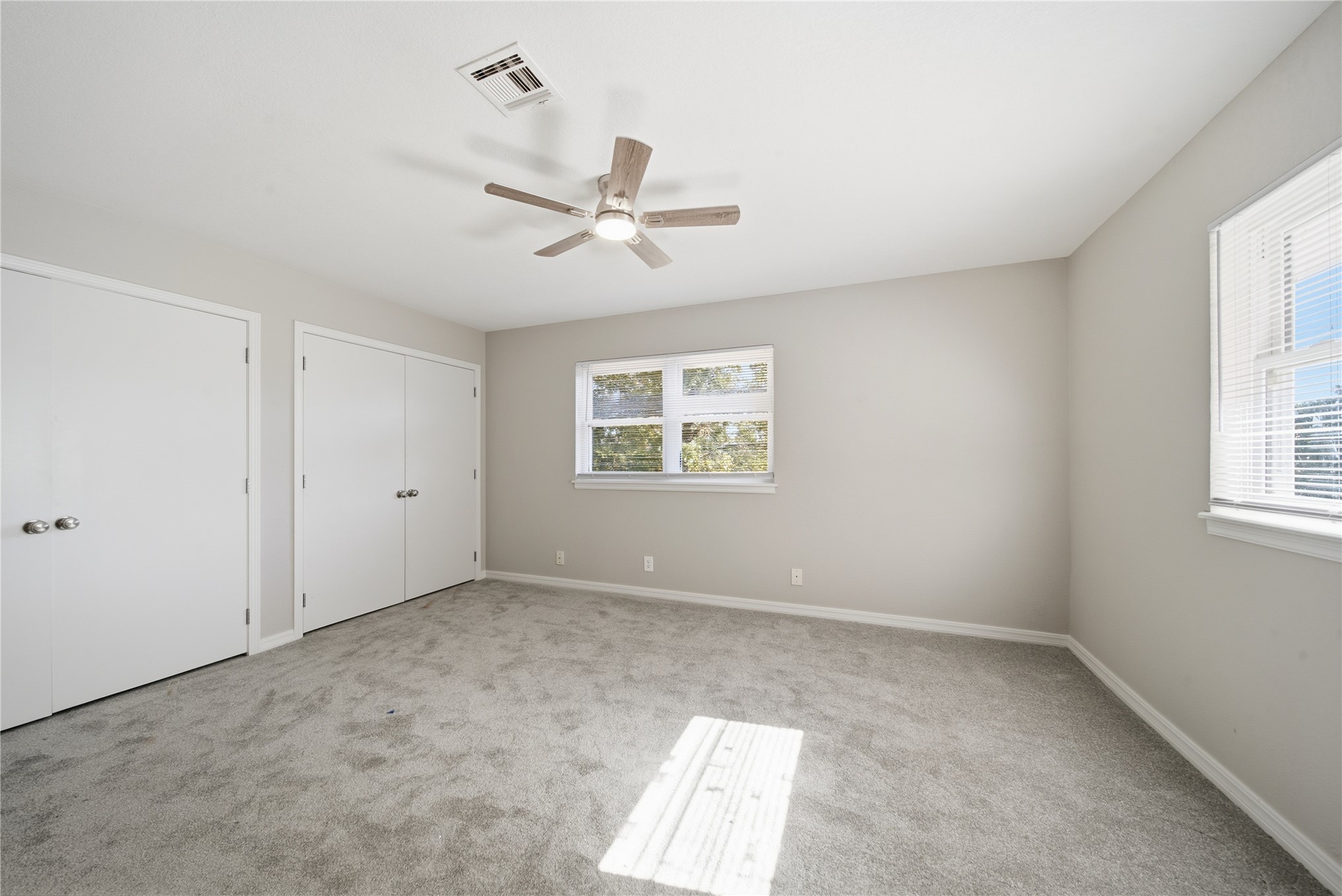 2428 W Lakeshore Drive Property Photo 15