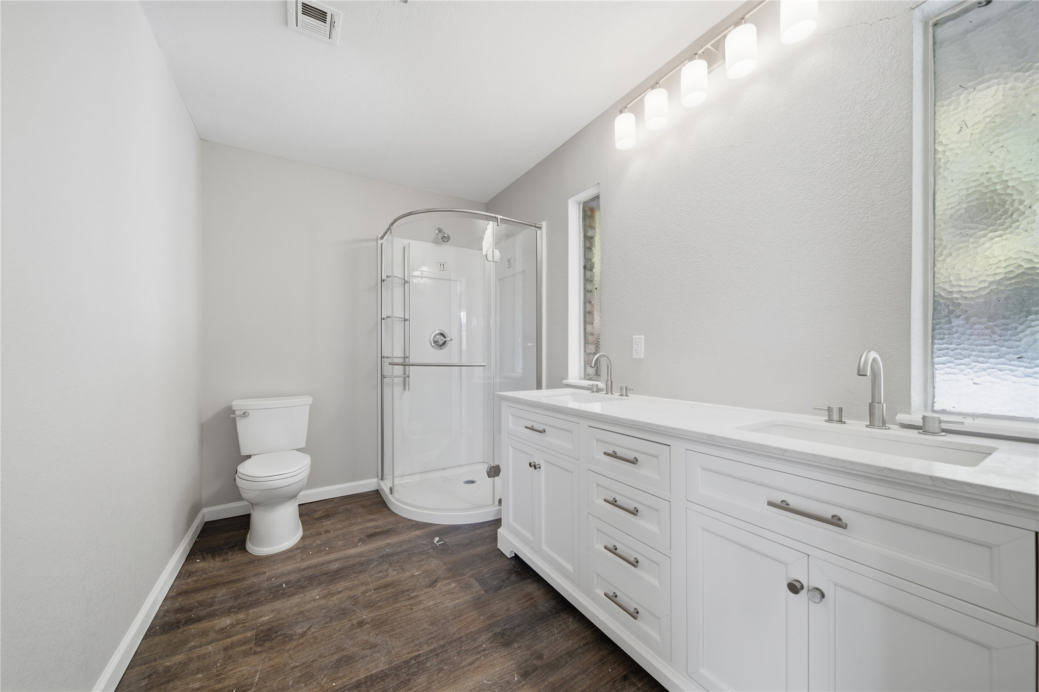 2428 W Lakeshore Drive Property Photo 16